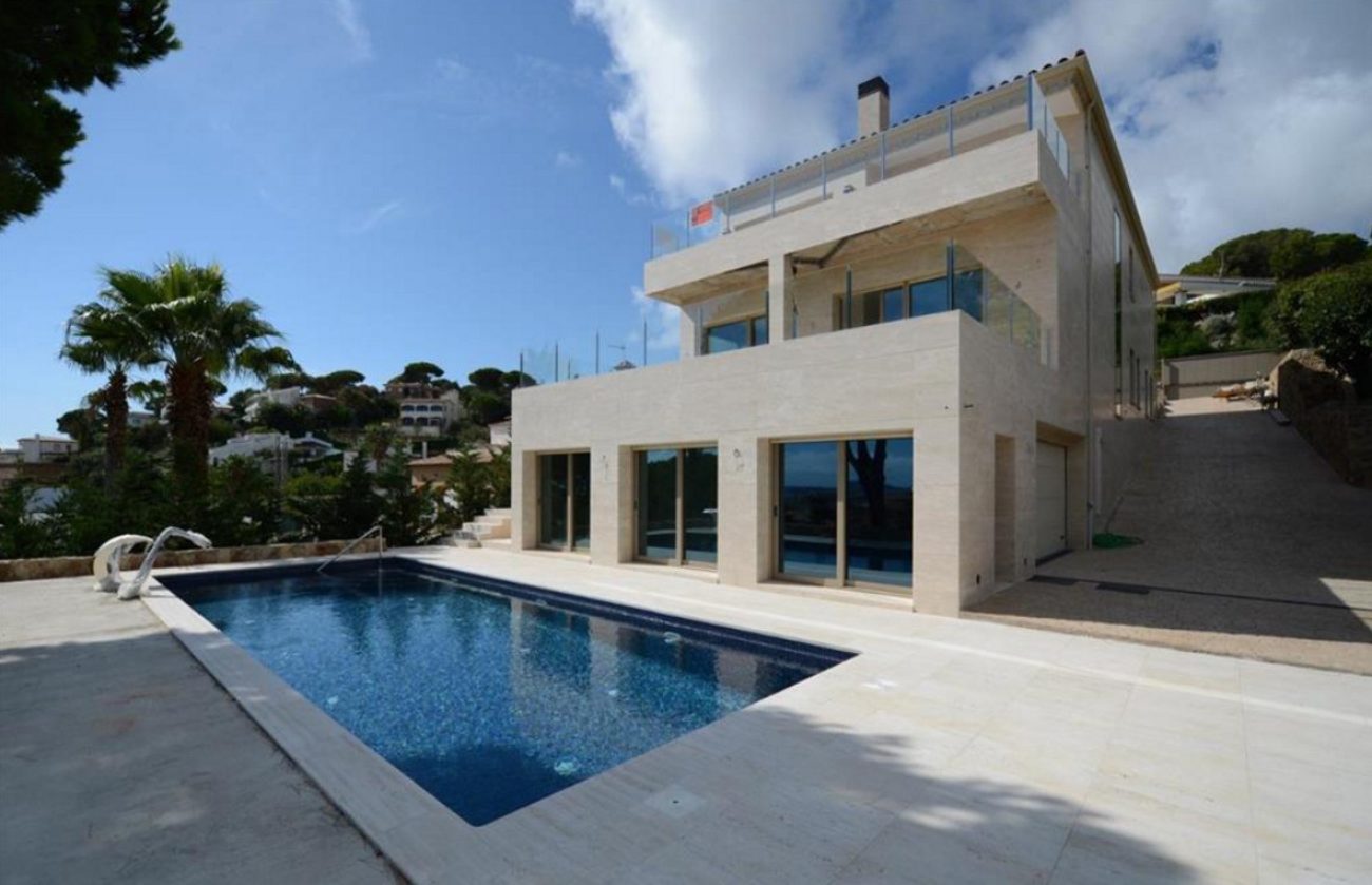 Espectacular casa de obra nueva con vistas en Calonge