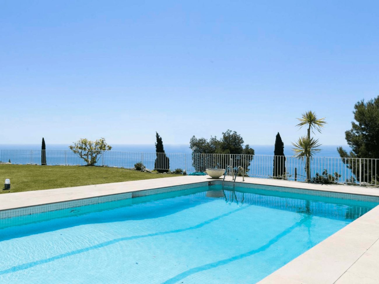 Espectaculares vistas al Mediterráneo desde Castelldefels montaña