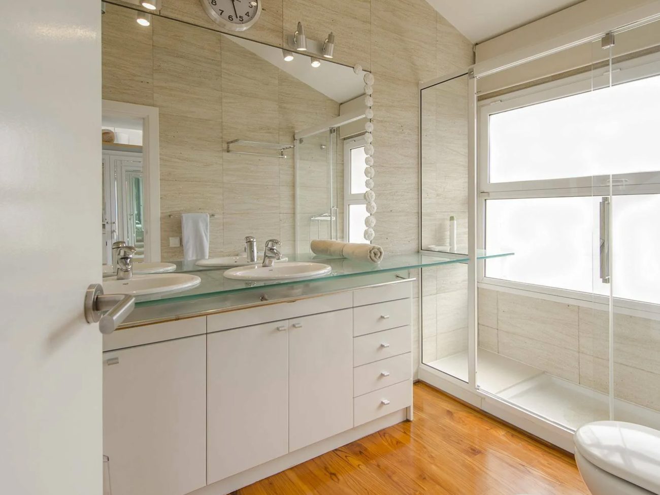 Un hogar moderno y elegante en una ubicación privilegiada