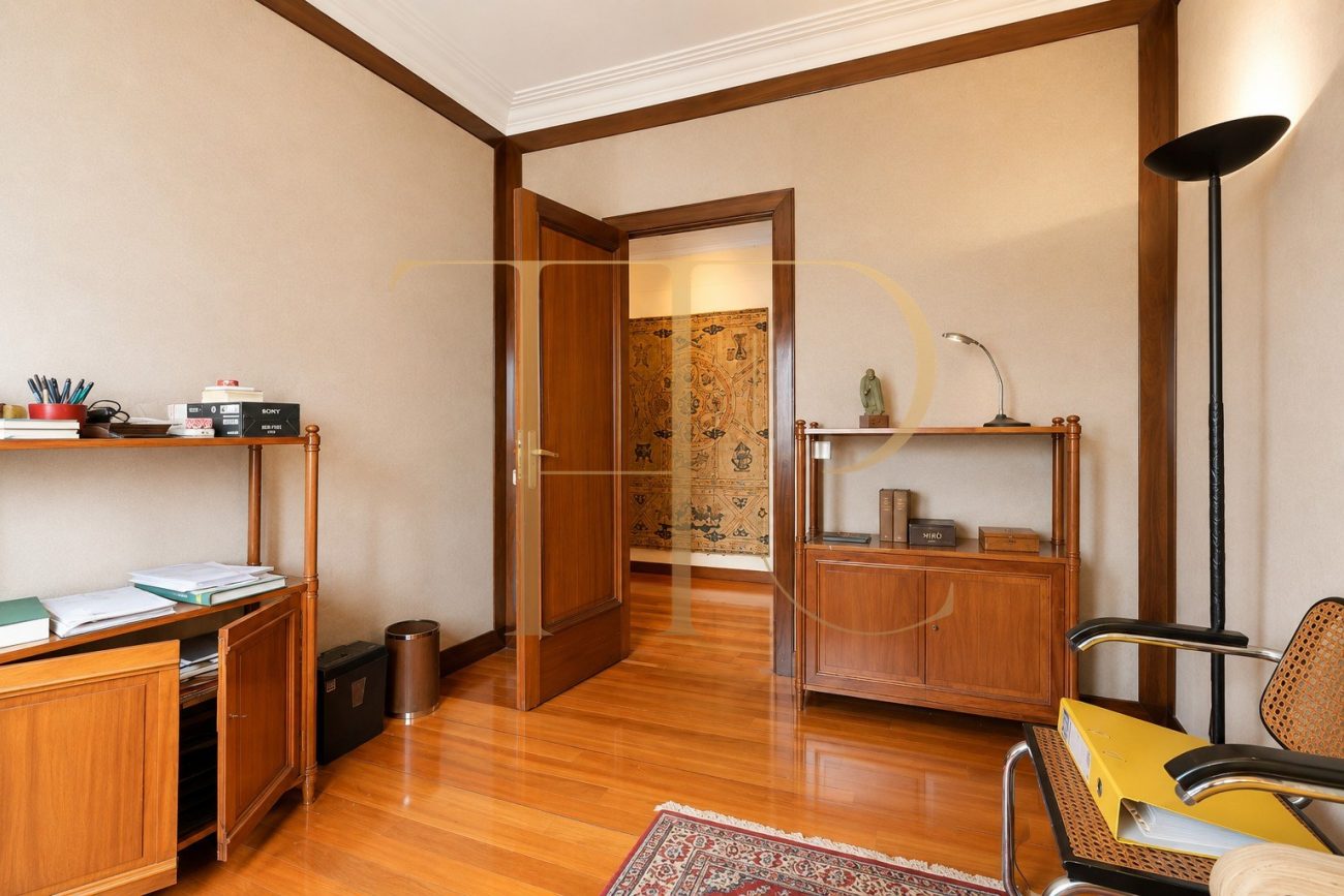 Exclusiva propiedad señorial de 470 m² con vistas al Turó Park