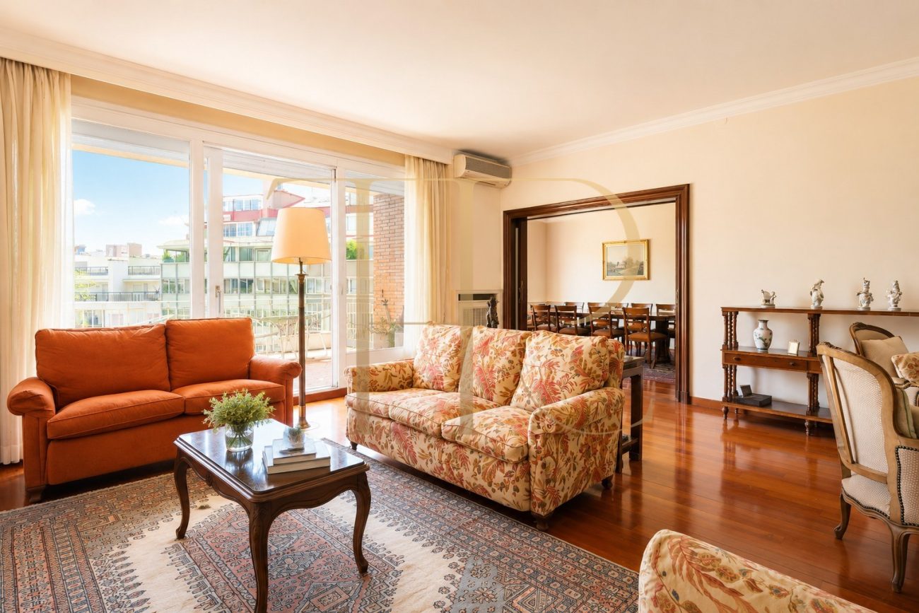 Exclusiva propiedad señorial de 470 m² con vistas al Turó Park