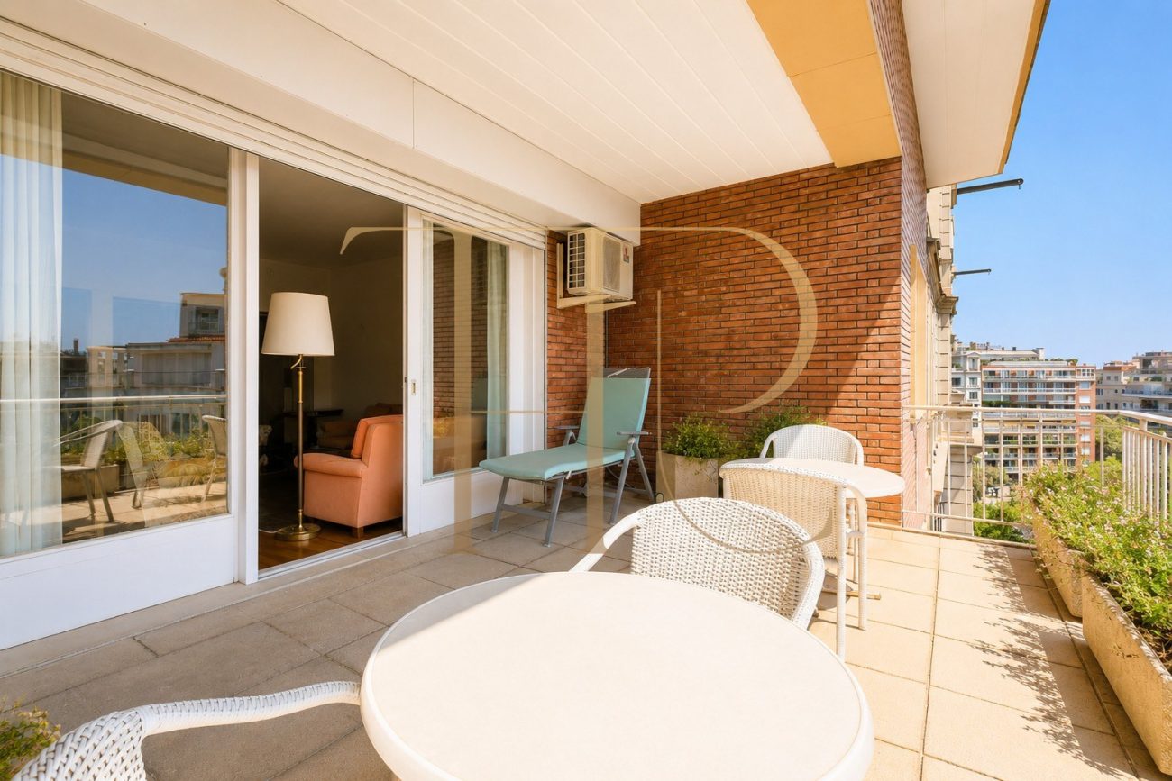 Exclusiva propiedad señorial de 470 m² con vistas al Turó Park