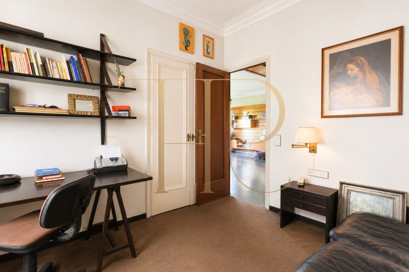 Exclusiva propiedad señorial de 470 m² con vistas al Turó Park