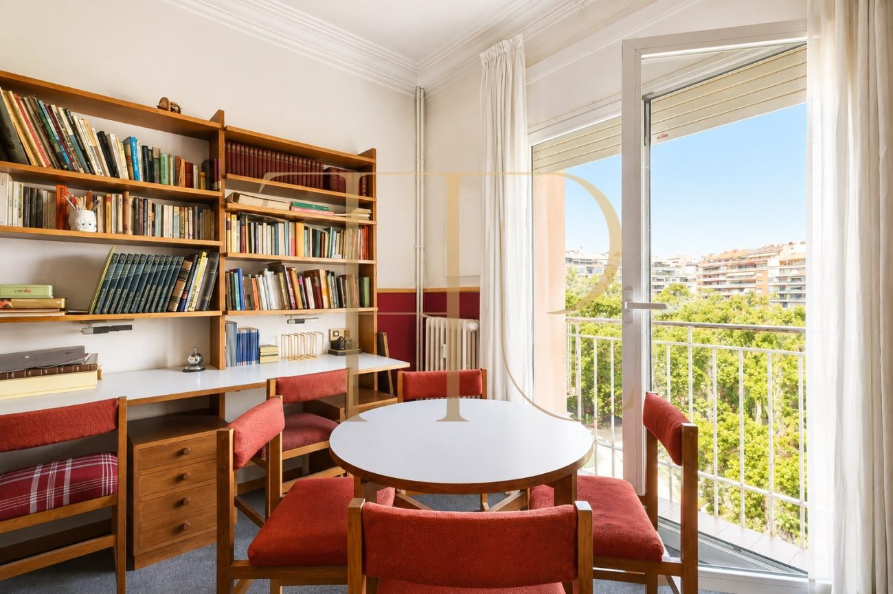 Exclusiva propiedad señorial de 470 m² con vistas al Turó Park