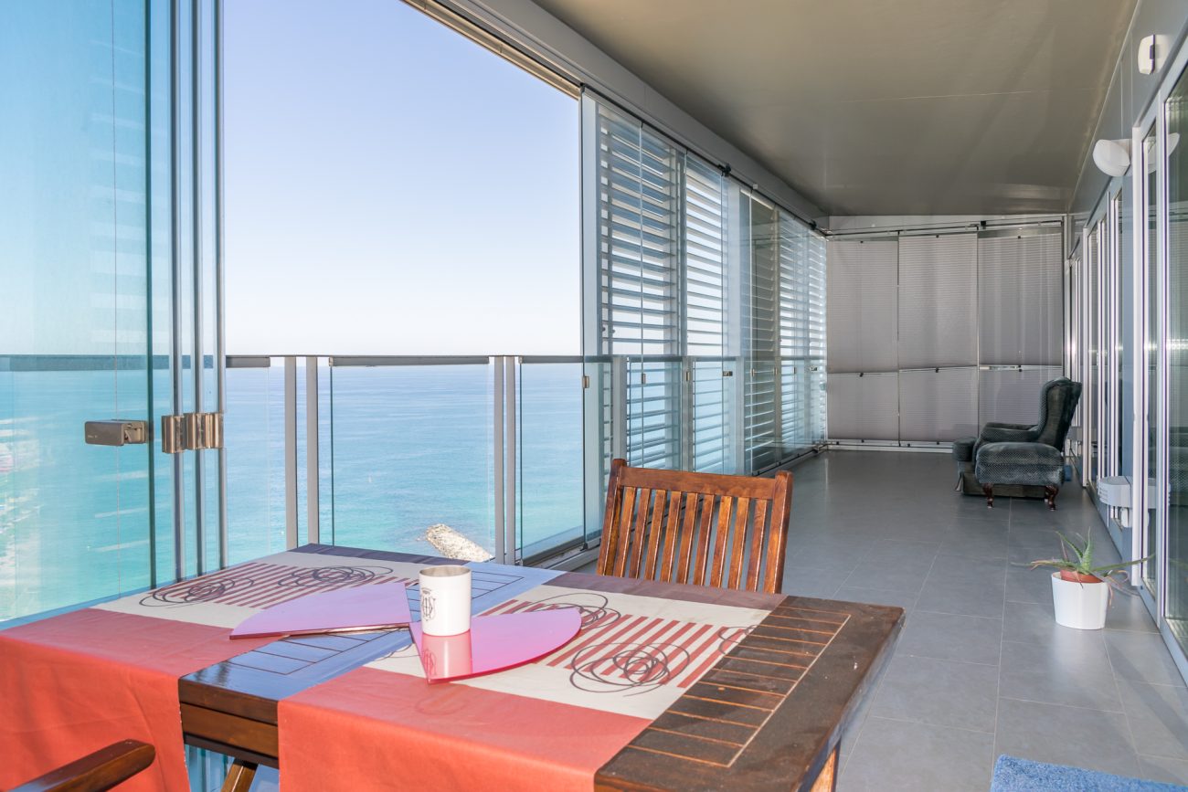 Apartamento en primera línea de mar con una vista impresionante