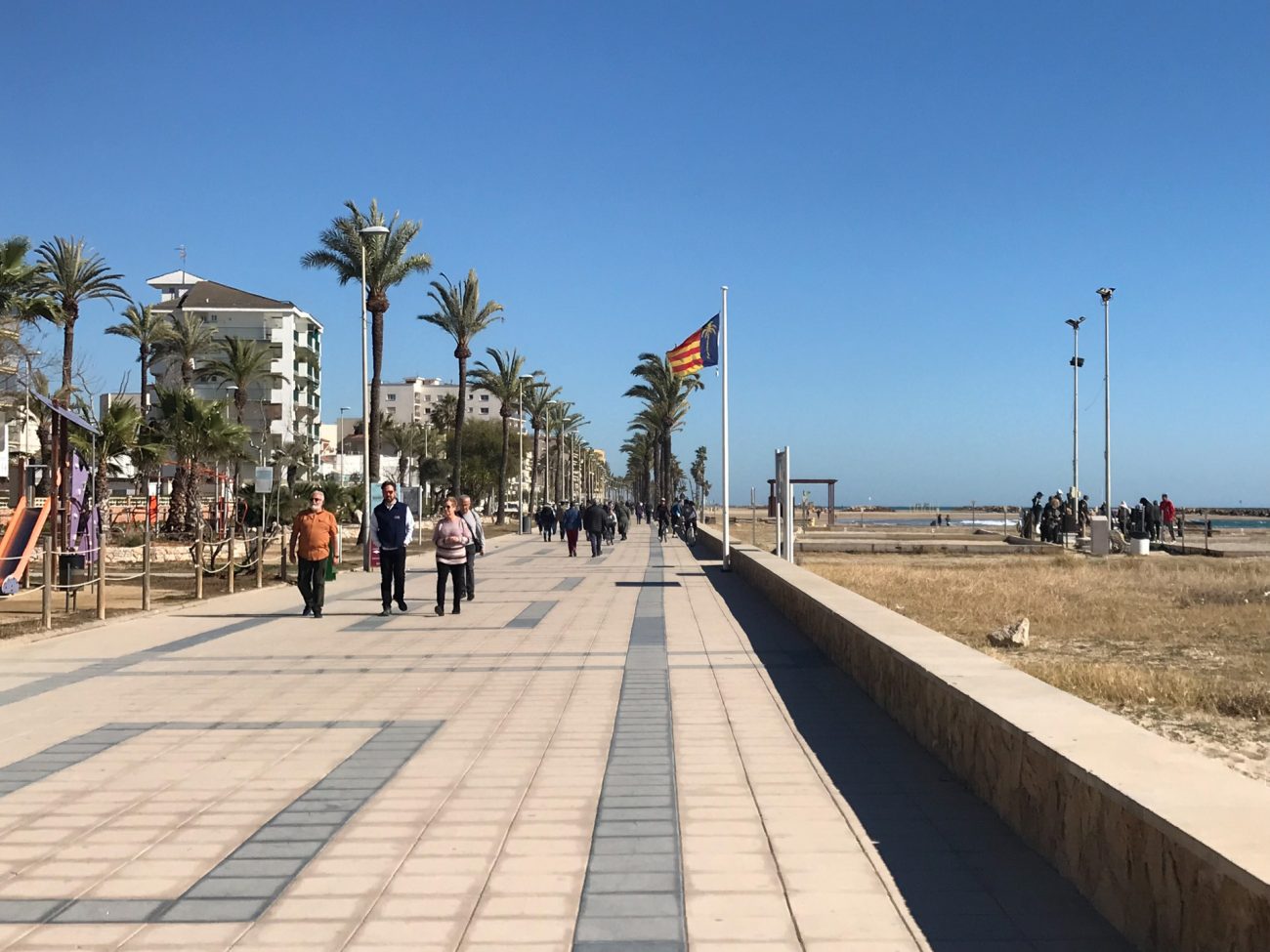 Exclusivo ático dúplex a orilla del mar