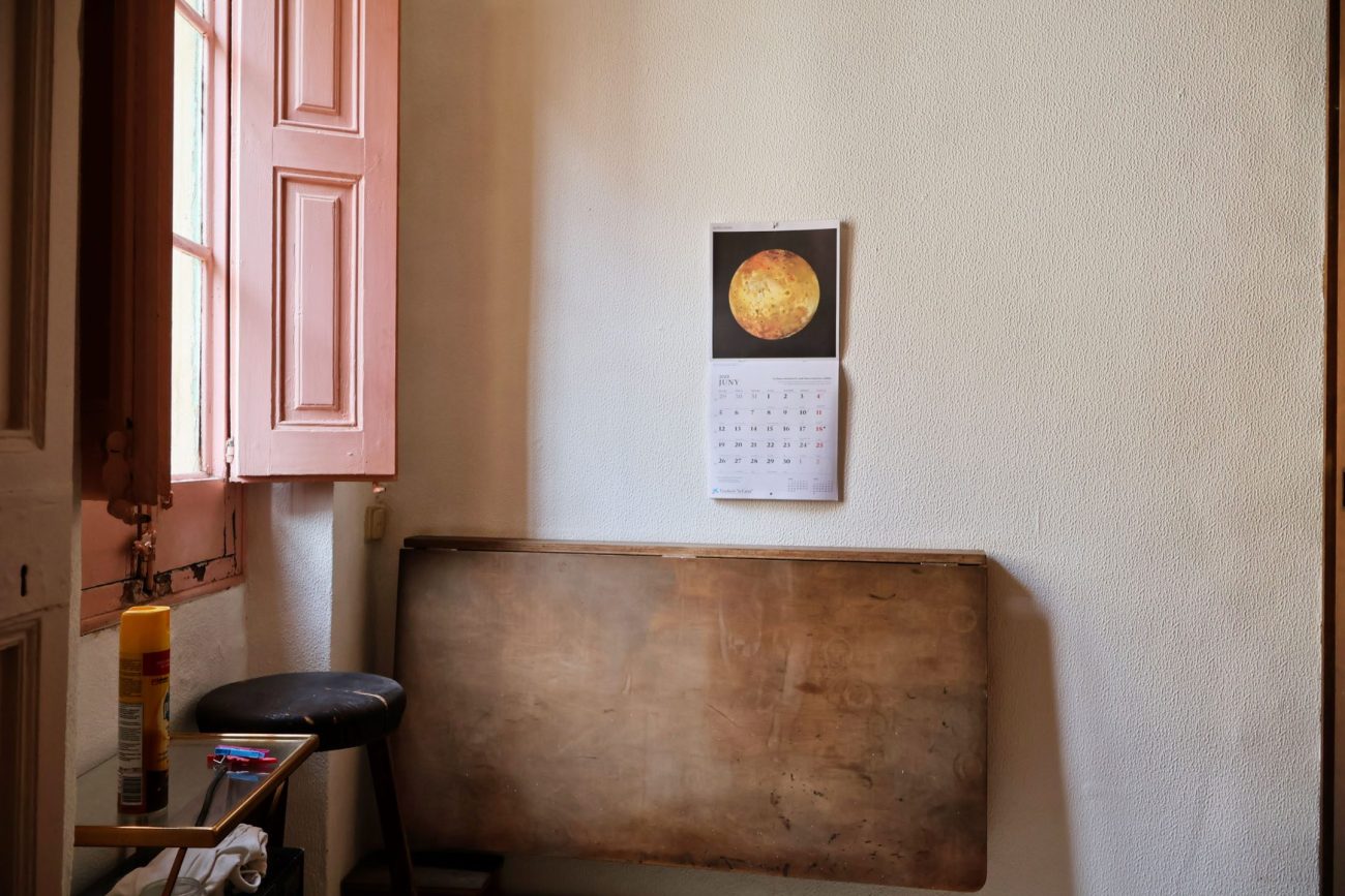 Piso en venta en el Barrio Gótico, Barcelona — edificio histórico con vistas a iglesia