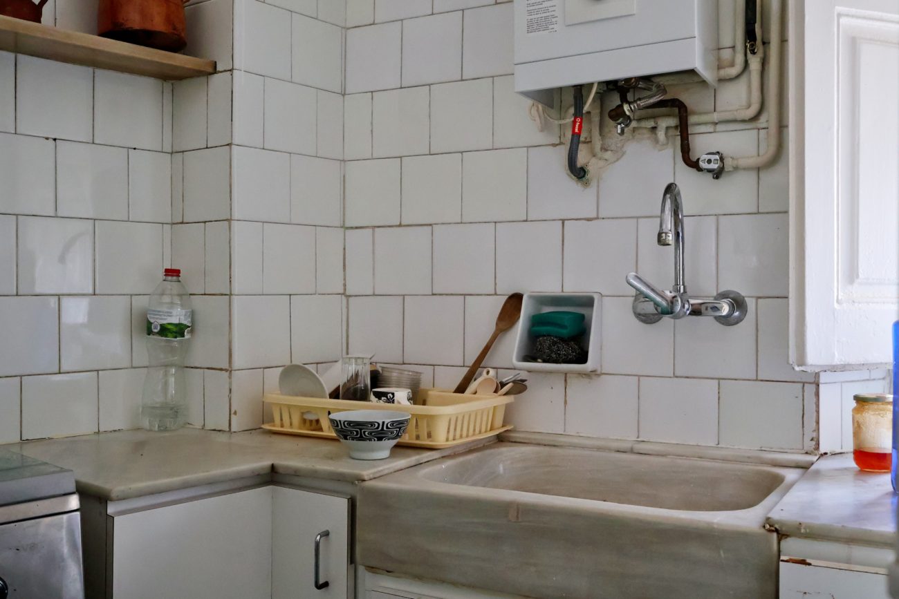 Piso en venta en el Barrio Gótico, Barcelona — edificio histórico con vistas a iglesia