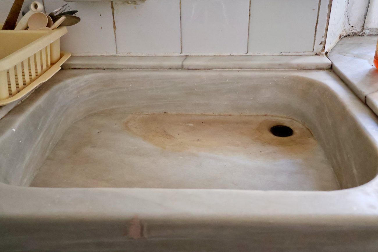 Piso en venta en el Barrio Gótico, Barcelona — edificio histórico con vistas a iglesia