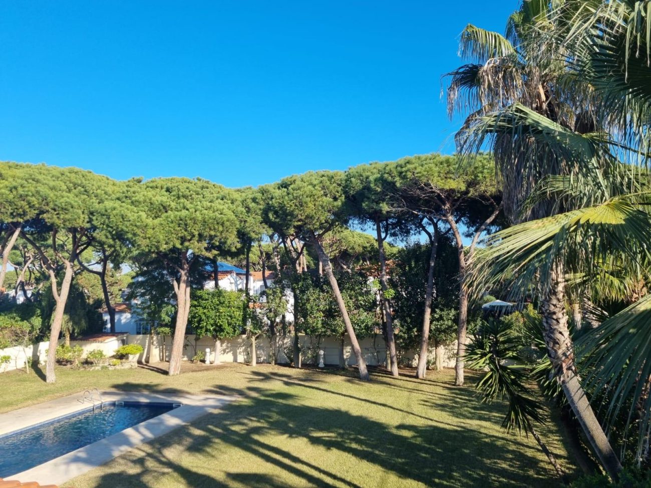 Gran jardín privado en Castelldefels Playa