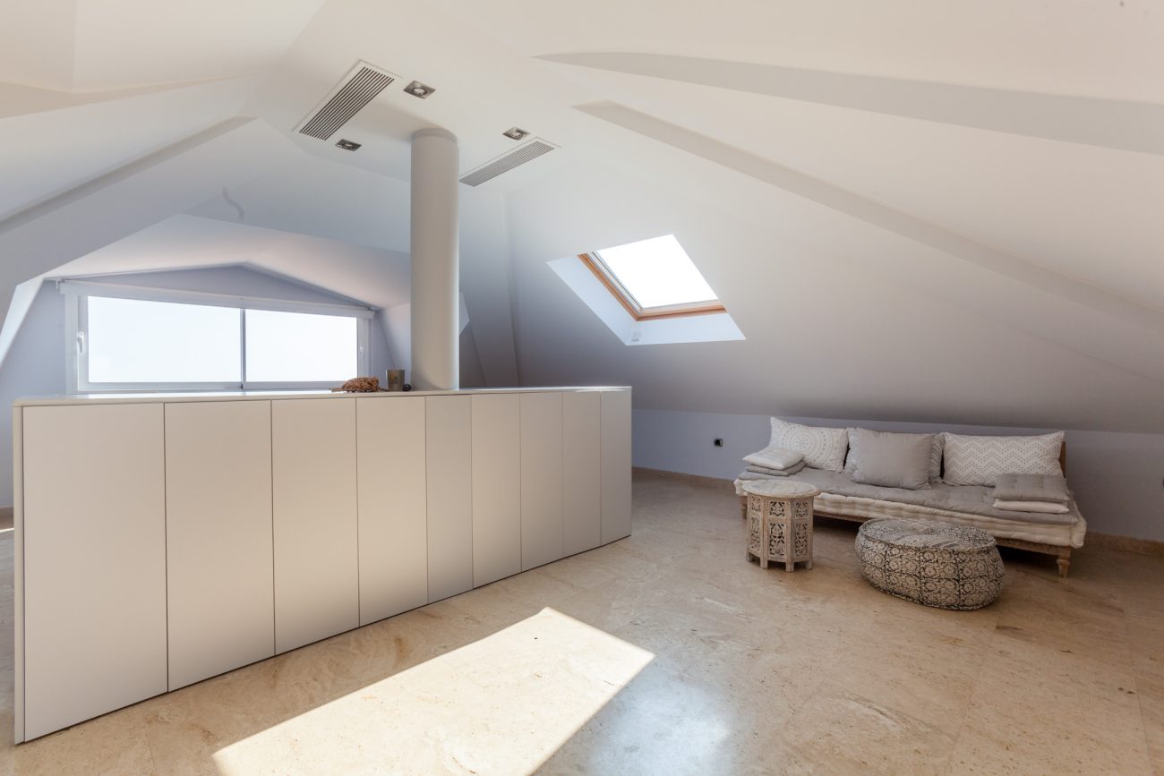 Una Exclusiva Casa de Lujo en la Primera Línea del Mar en Sitges