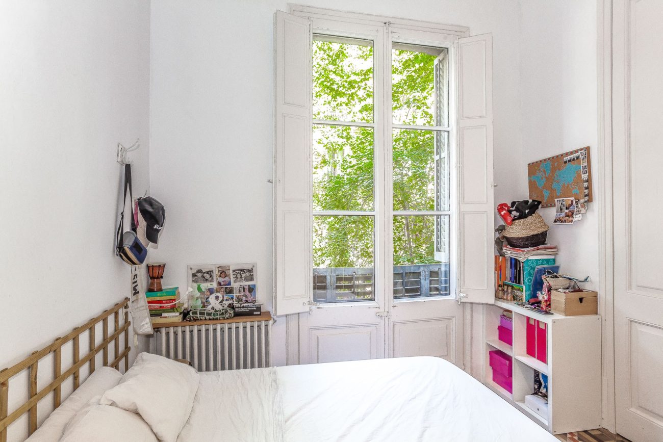 Luminoso apartamento con terraza en Enric Granados