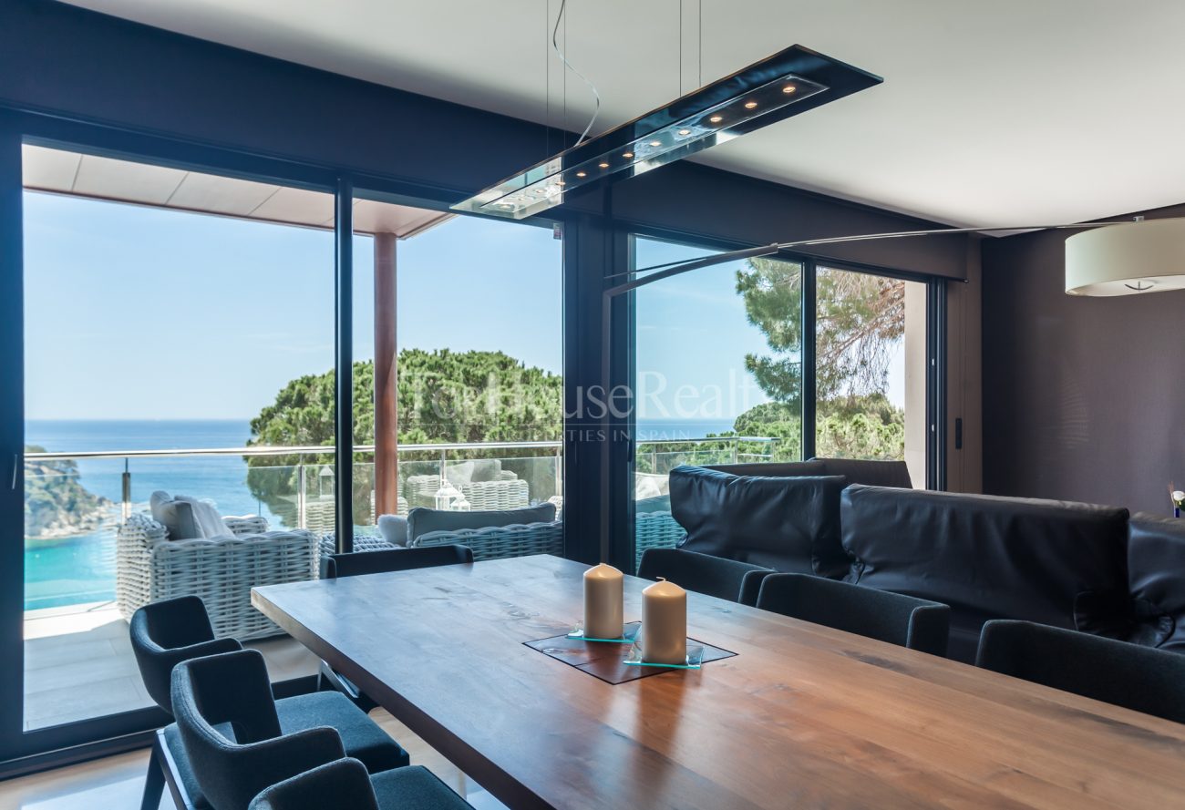 Villa moderna con impresionantes vistas panorámicas