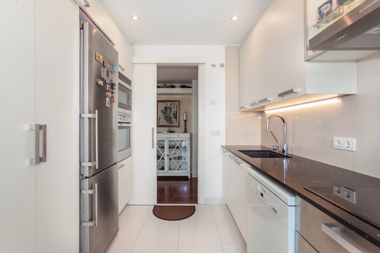 Apartamento frente al mar con vistas panorámicas en el complejo residencial más prestigioso de Barcelona