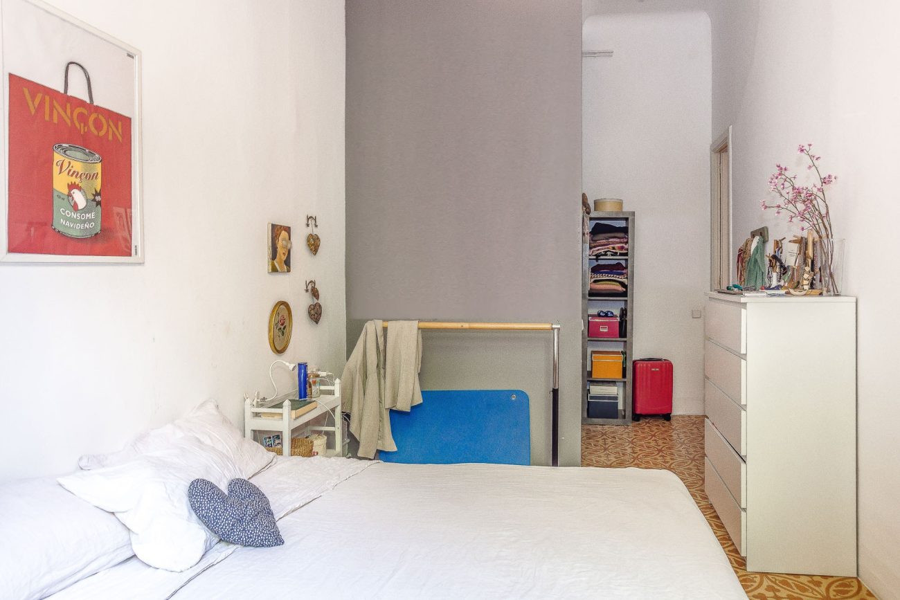 Luminoso apartamento con terraza en Enric Granados