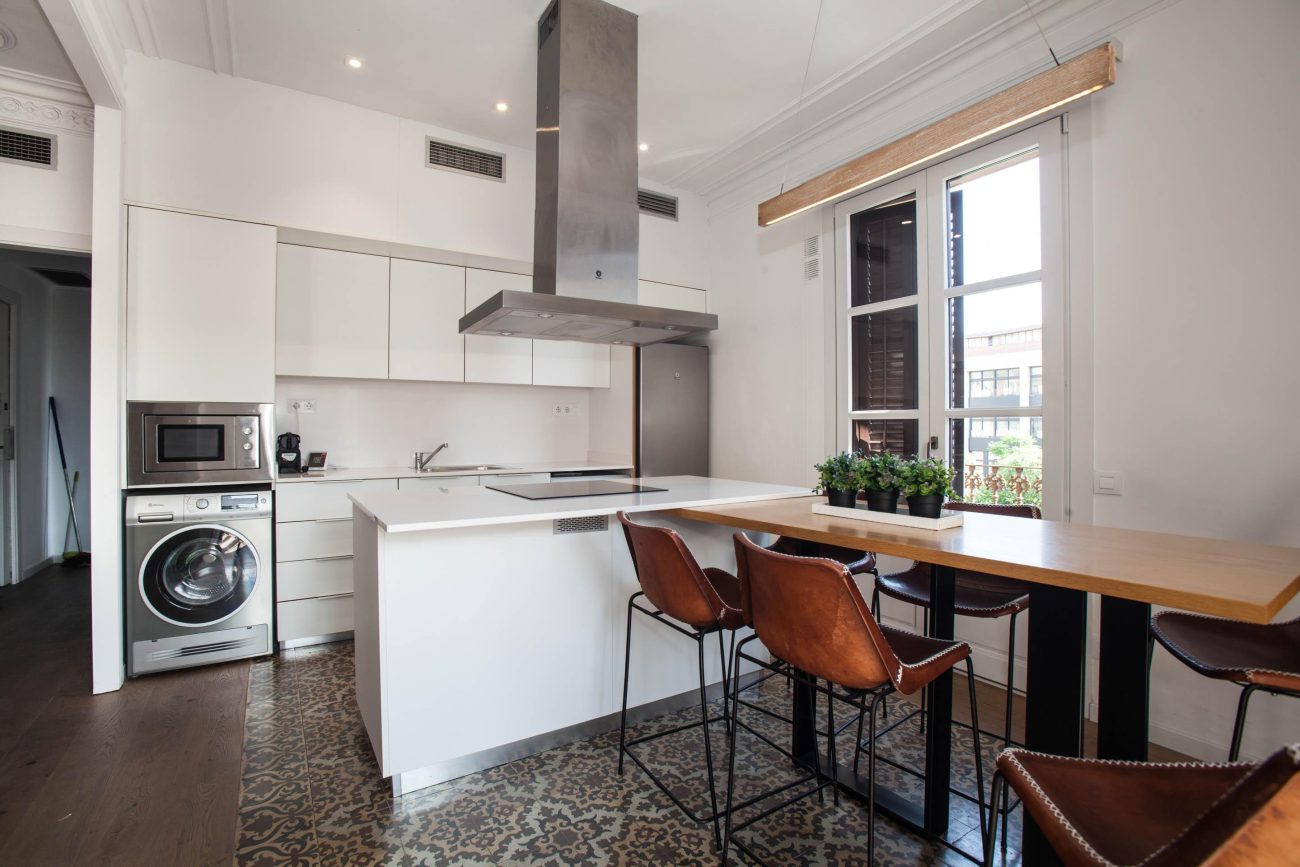ESPECTACULAR PISO EN FINCA SEÑORIAL EN PLENO CENTRO DE BARCELONA