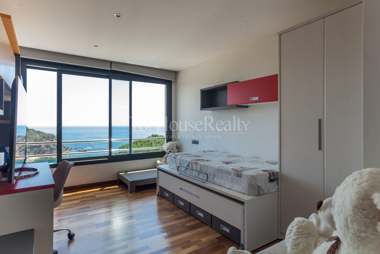 Villa moderna con impresionantes vistas panorámicas