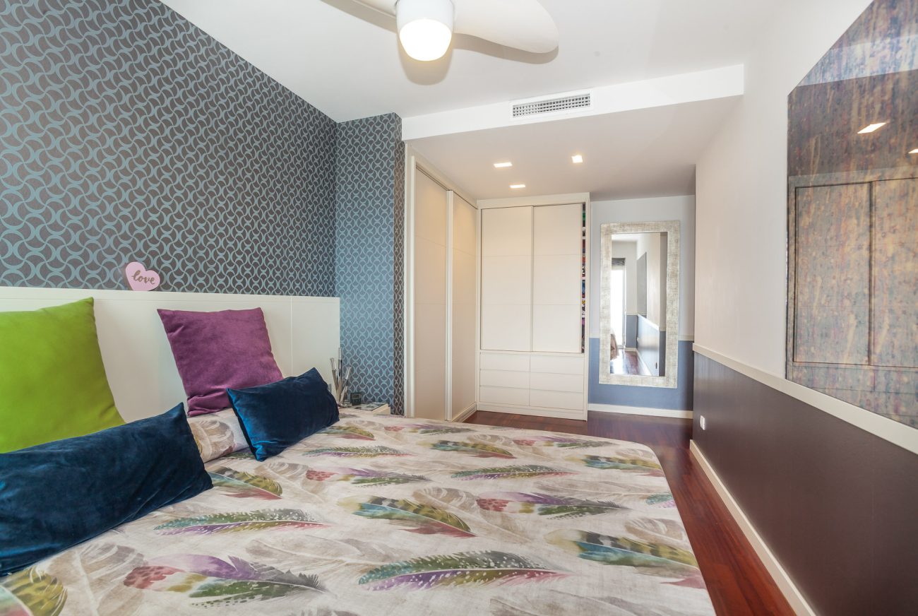 Apartamento frente al mar con vistas panorámicas en el complejo residencial más prestigioso de Barcelona