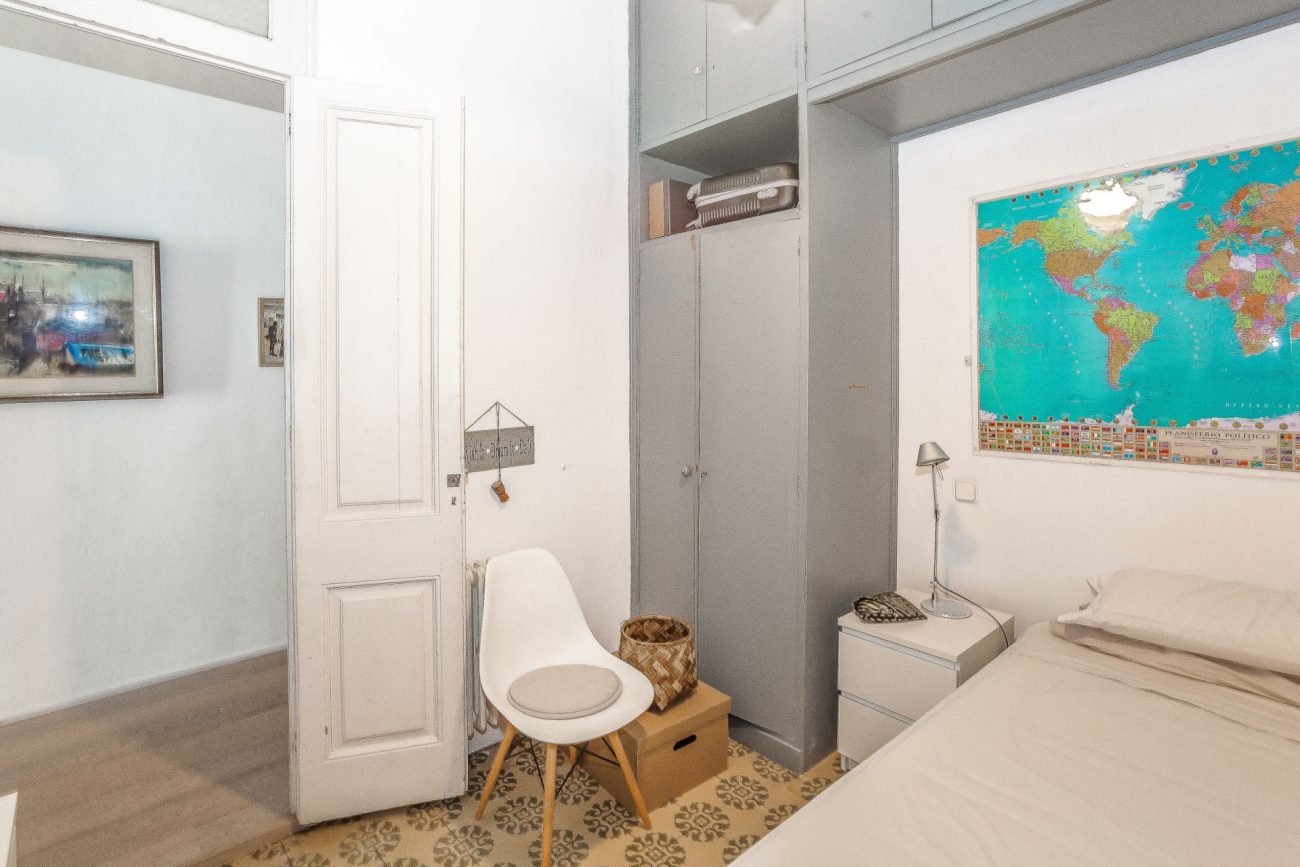 Luminoso apartamento con terraza en Enric Granados