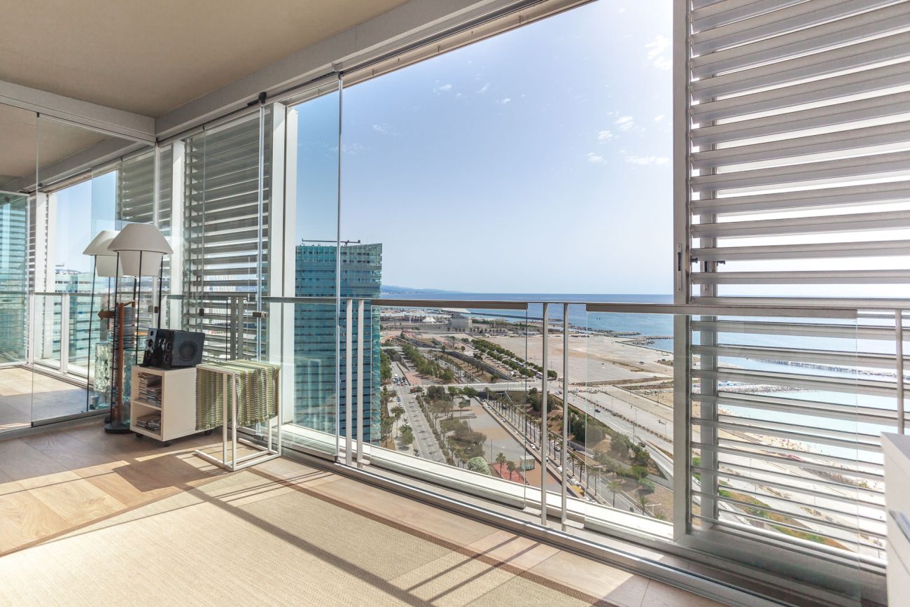 Apartamento frente al mar con vistas panorámicas en el complejo residencial más prestigioso de Barcelona