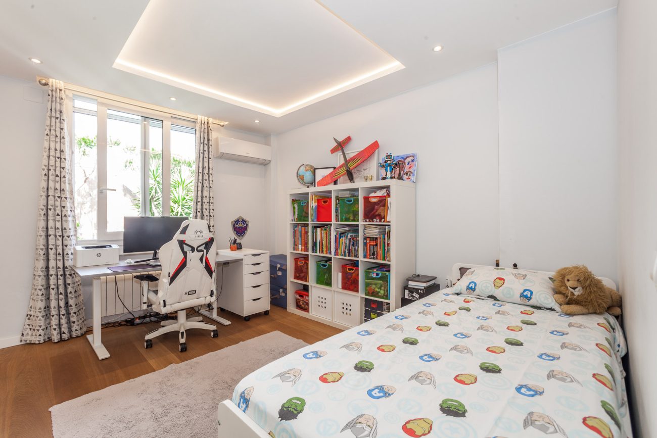 Adosado esquinero en Gavà a 100 metros de la playa
