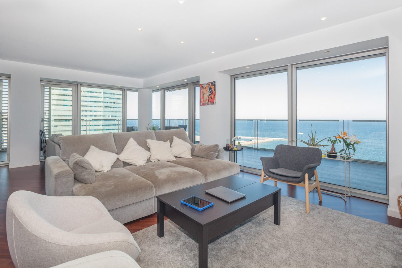 Exclusivo apartamento con vistas en primera línea de mar