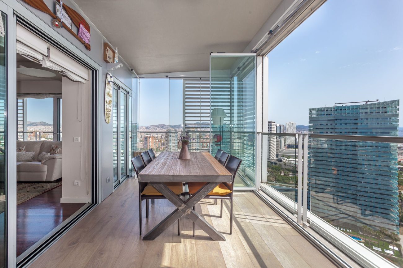 Apartamento frente al mar con vistas panorámicas en el complejo residencial más prestigioso de Barcelona