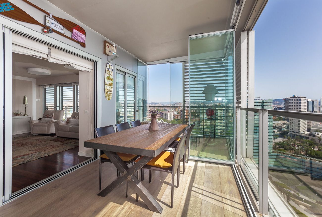 Apartamento frente al mar con vistas panorámicas en el complejo residencial más prestigioso de Barcelona