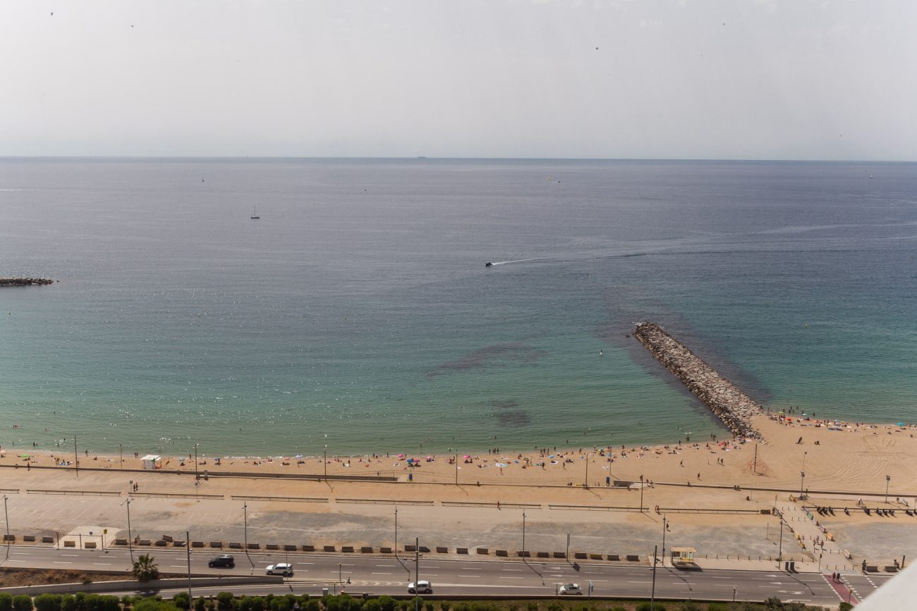 Apartamento frente al mar con vistas panorámicas en el complejo residencial más prestigioso de Barcelona