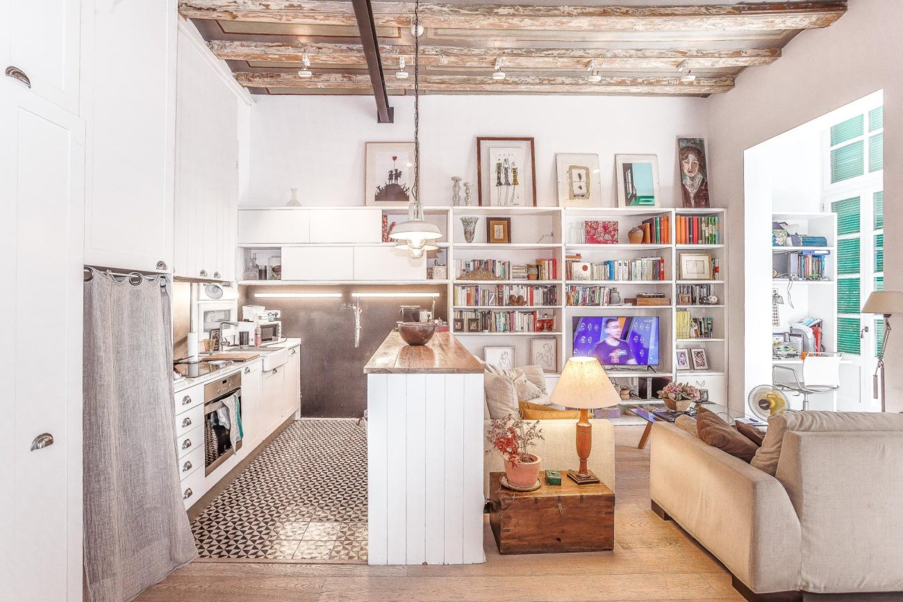 Luminoso apartamento con terraza en Enric Granados