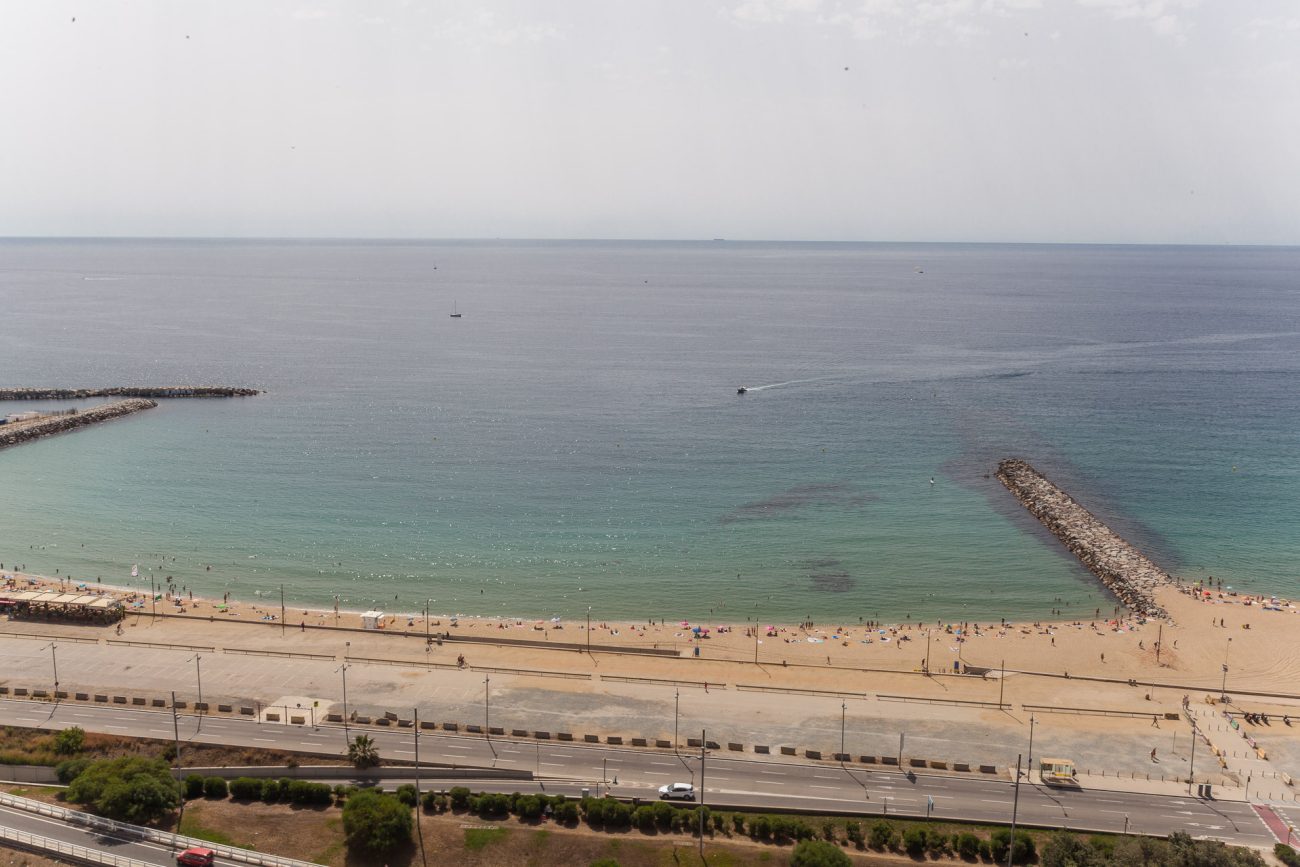 Apartamento frente al mar con vistas panorámicas en el complejo residencial más prestigioso de Barcelona
