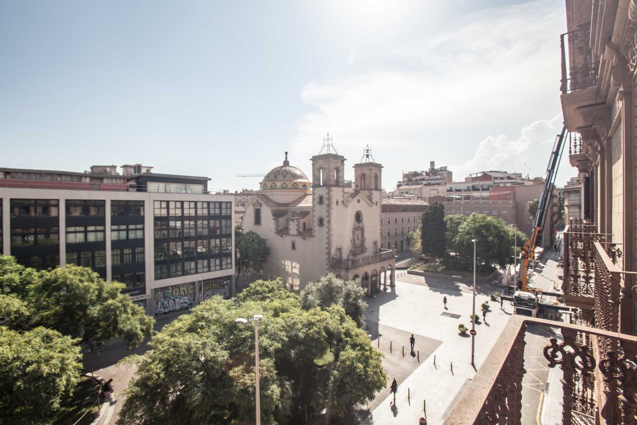 ESPECTACULAR PISO EN FINCA SEÑORIAL EN PLENO CENTRO DE BARCELONA
