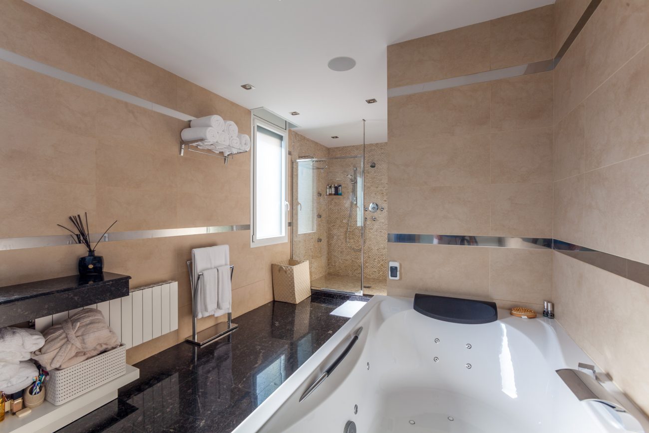 Una Exclusiva Casa de Lujo en la Primera Línea del Mar en Sitges