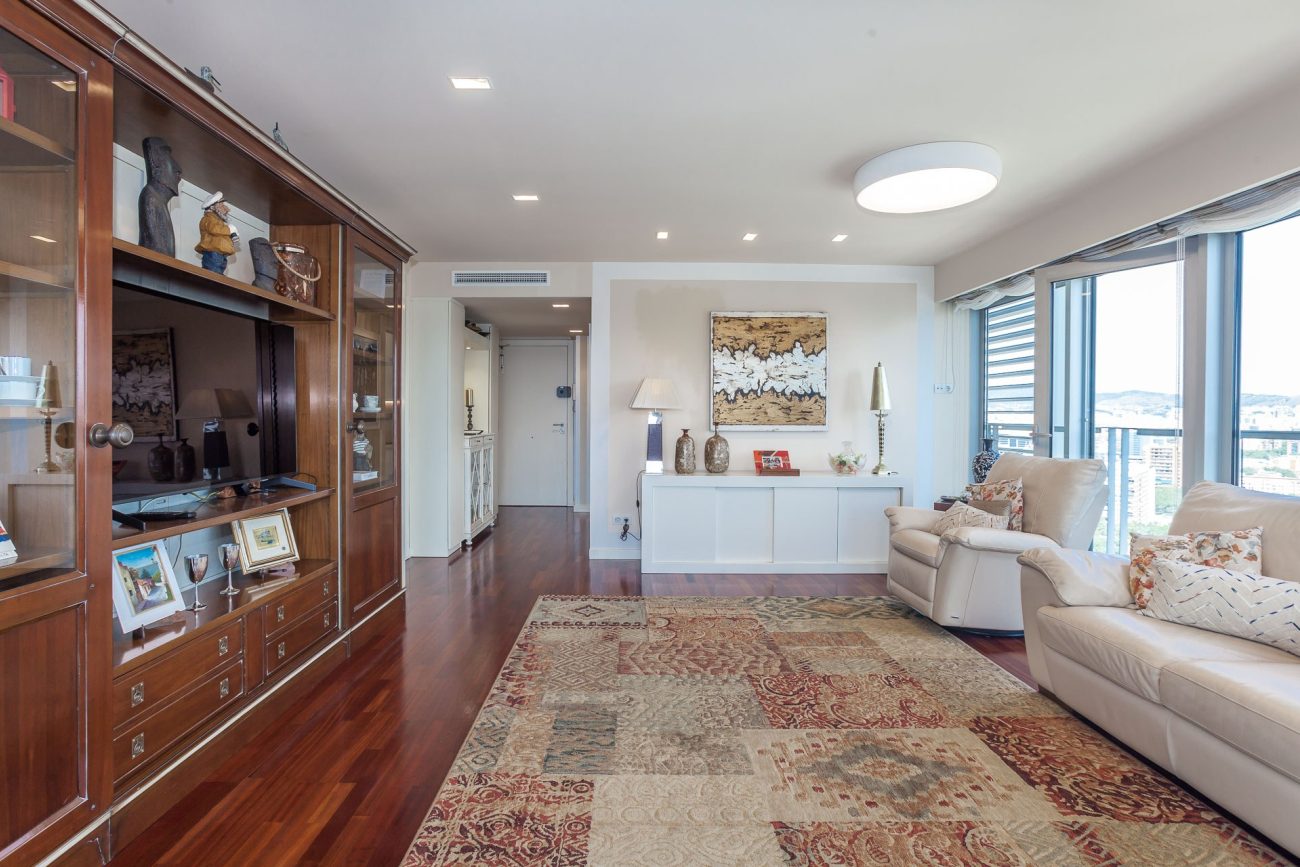 Apartamento frente al mar con vistas panorámicas en el complejo residencial más prestigioso de Barcelona