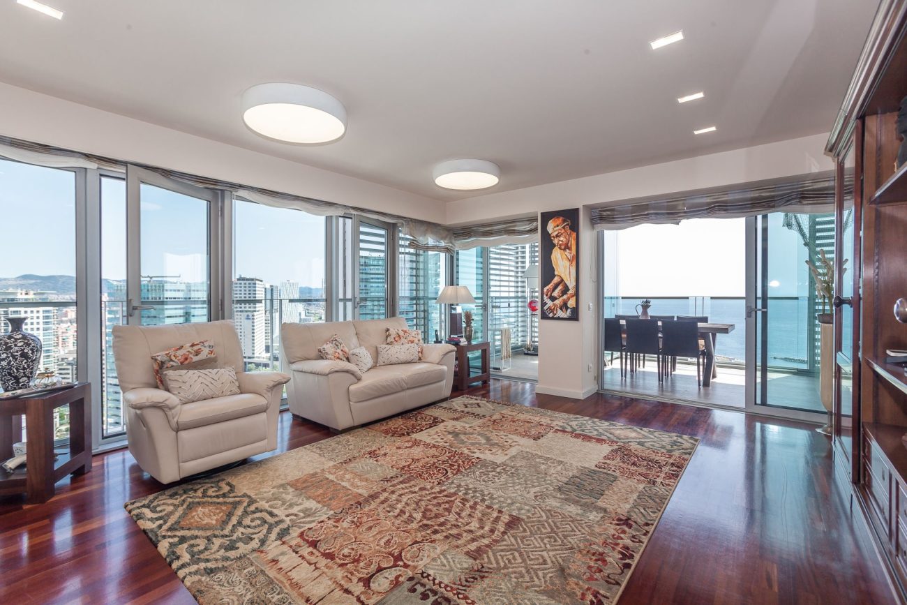 Apartamento frente al mar con vistas panorámicas en el complejo residencial más prestigioso de Barcelona