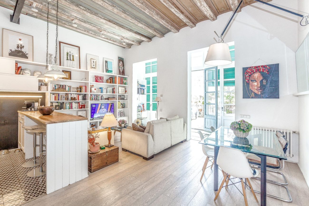 Luminoso apartamento con terraza en Enric Granados