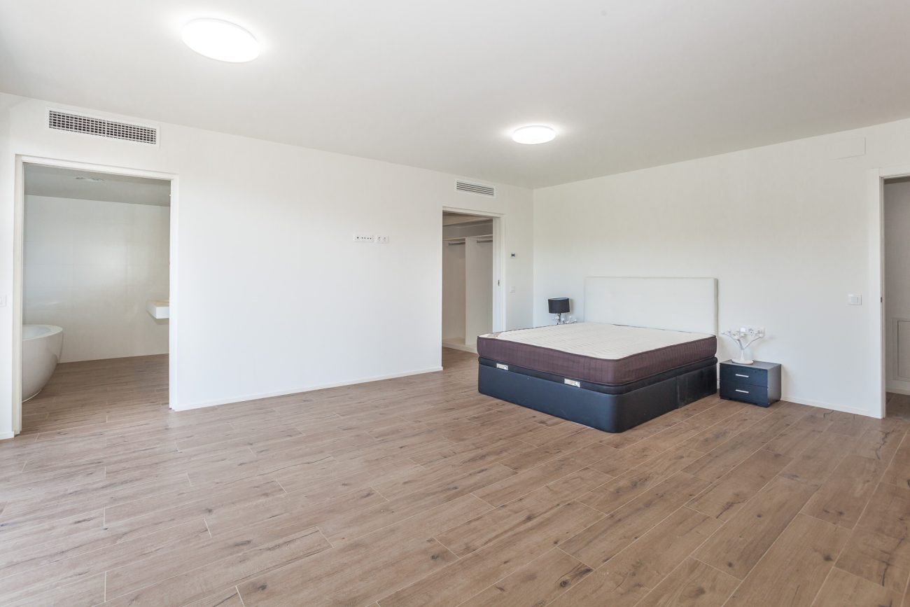 Piso en obra nueva en el centro del pueblo a las afueras de Barcelona