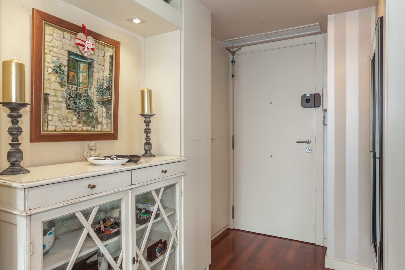 Apartamento frente al mar con vistas panorámicas en el complejo residencial más prestigioso de Barcelona