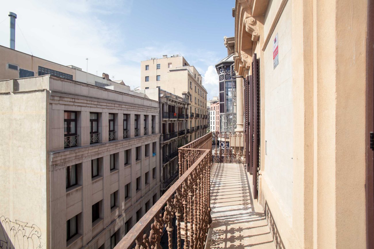 Espectacular piso en finca señorial en pleno centro de Barcelona