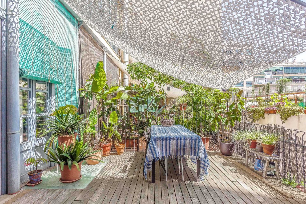 Luminoso apartamento con terraza en Enric Granados