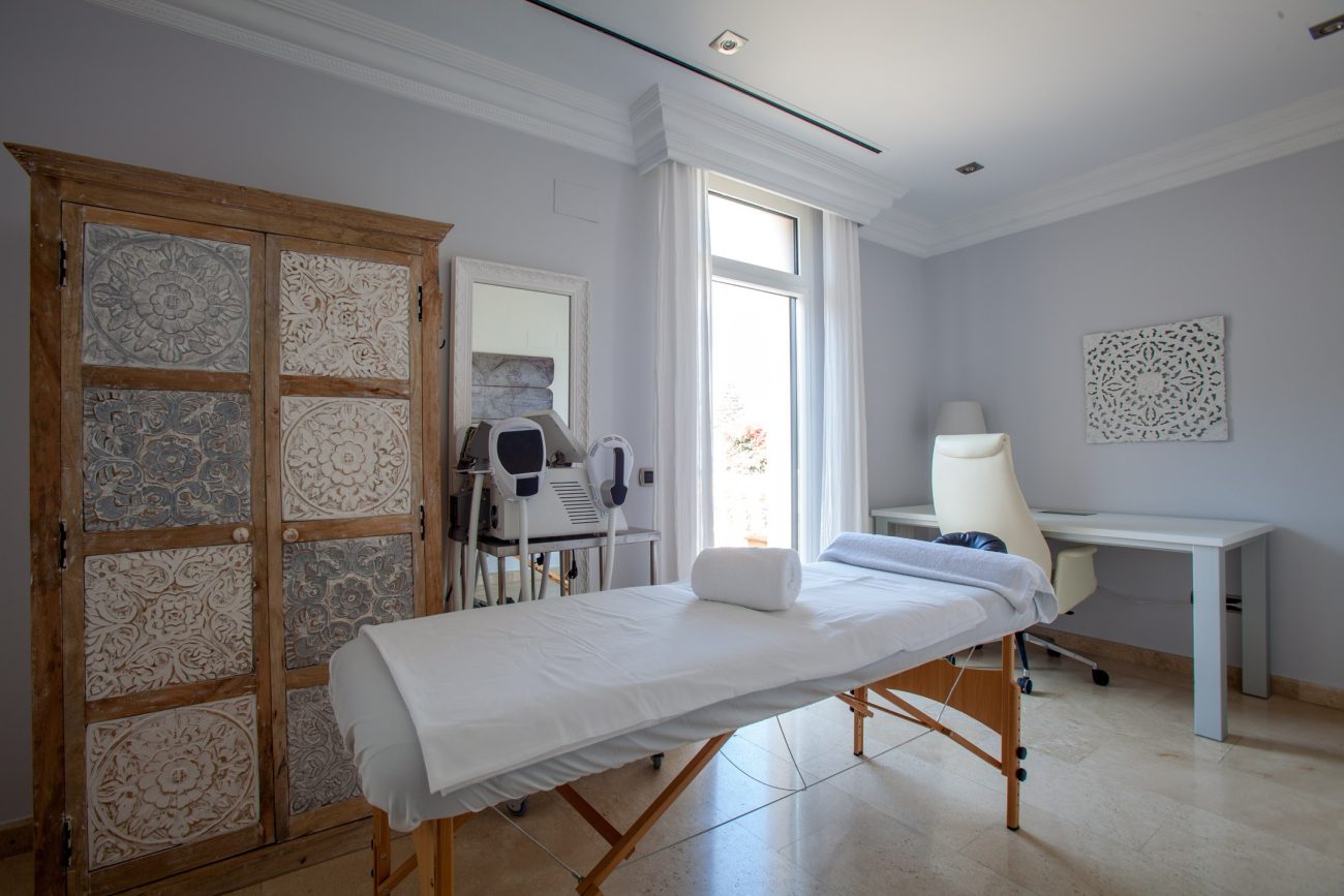 Una Exclusiva Casa de Lujo en la Primera Línea del Mar en Sitges