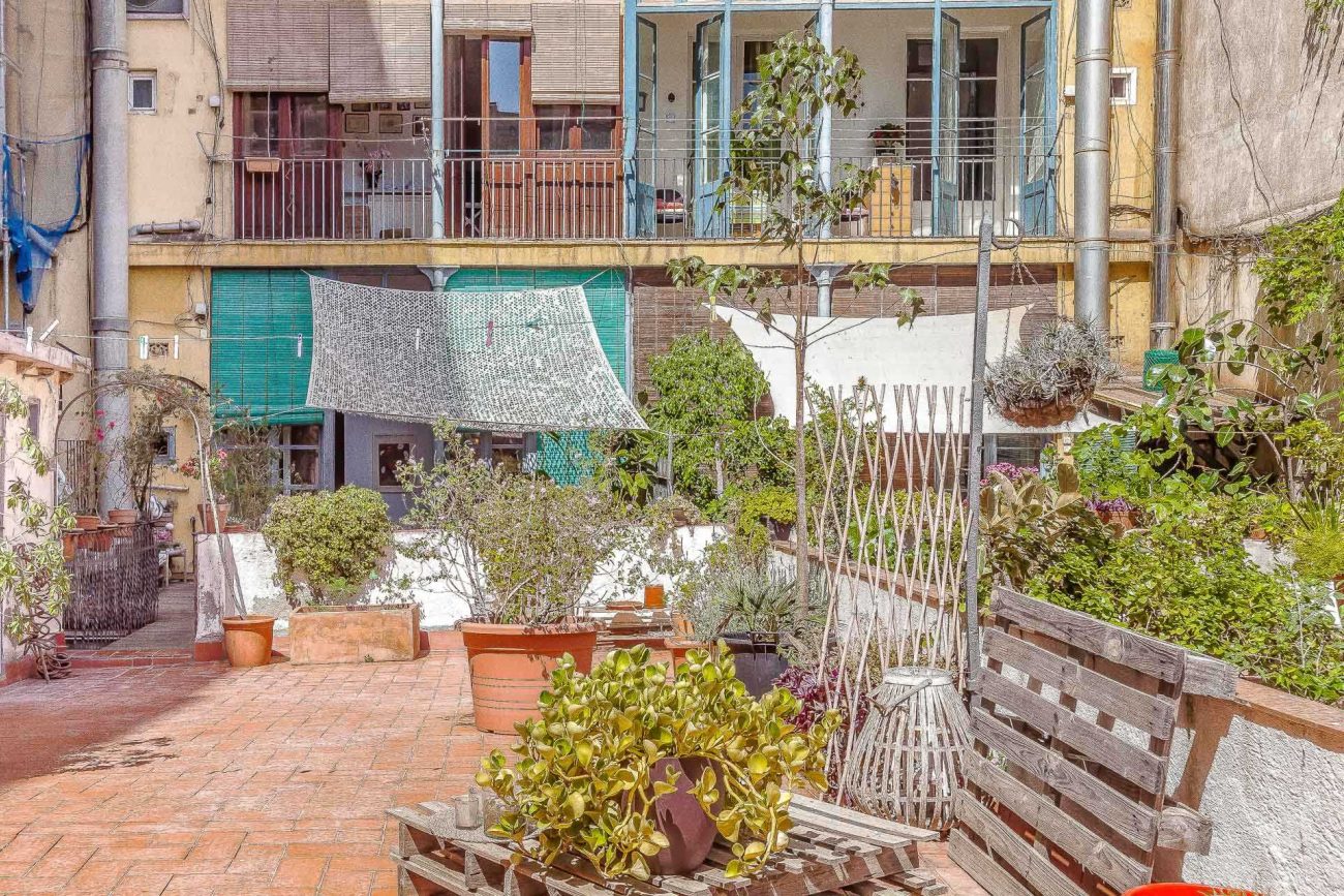 Luminoso apartamento con terraza en Enric Granados