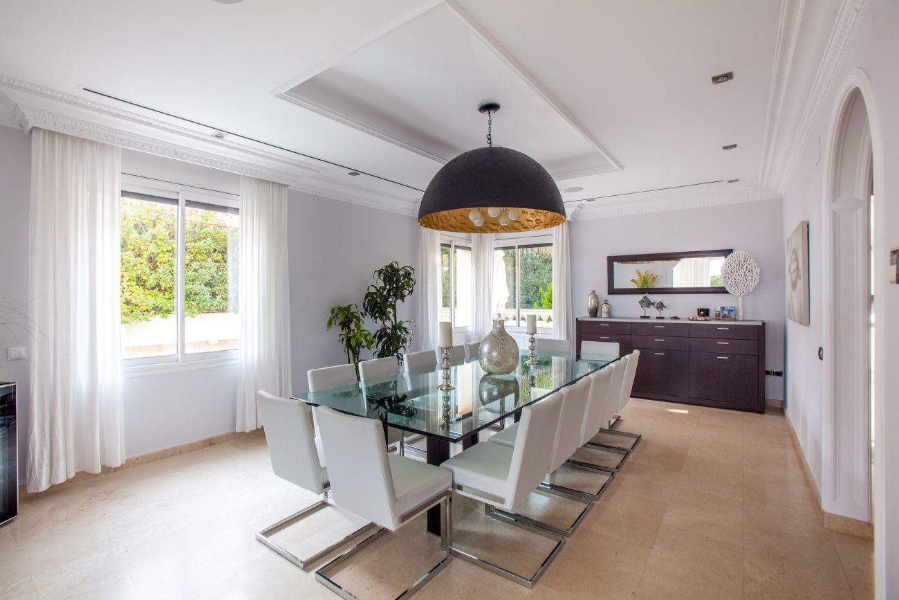 Una Exclusiva Casa de Lujo en la Primera Línea del Mar en Sitges