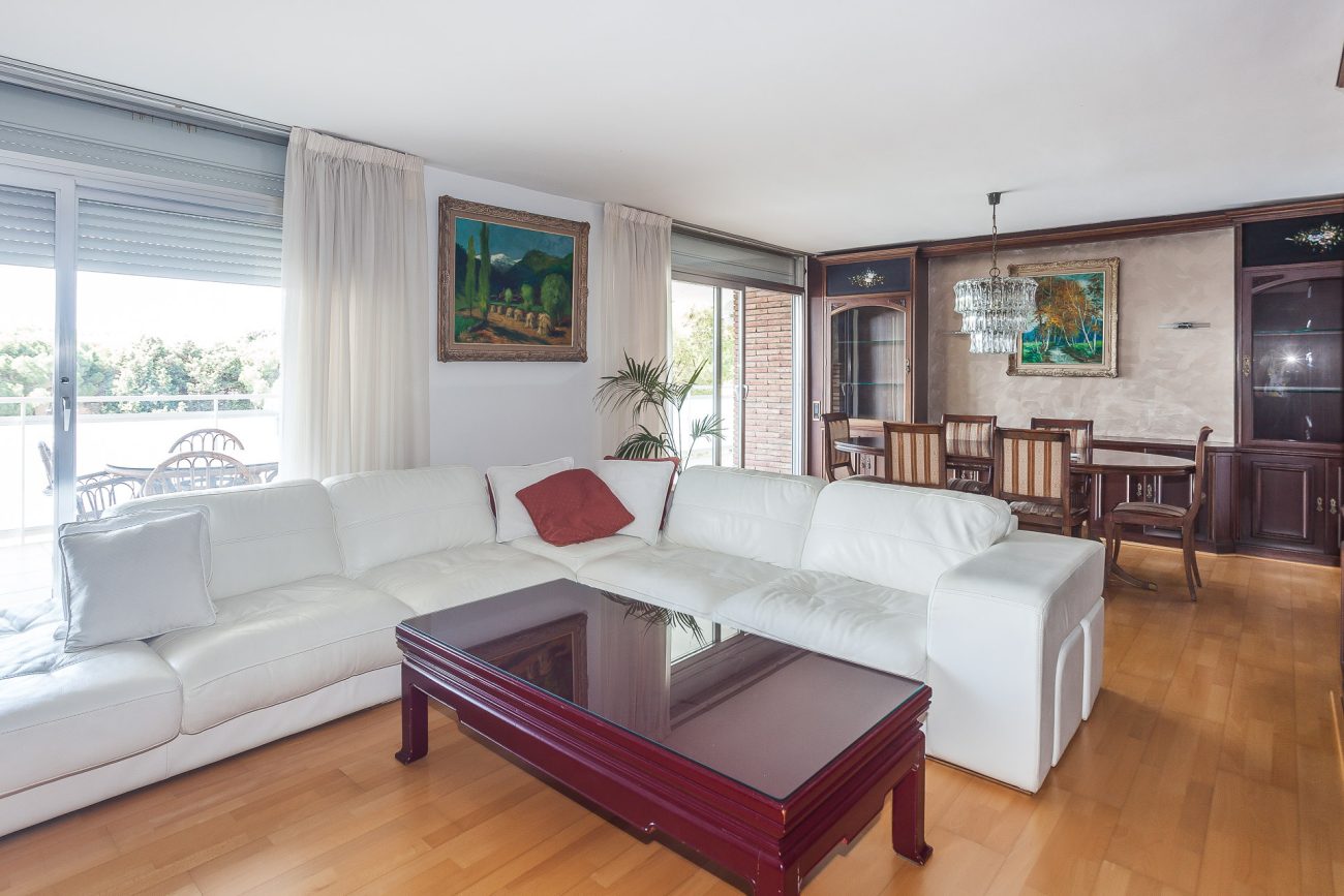 Ático con terraza y piscina en la mejor zona de Gavá