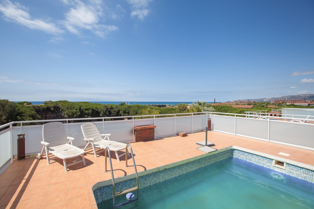 Ático con terraza y piscina en la mejor zona de Gavá