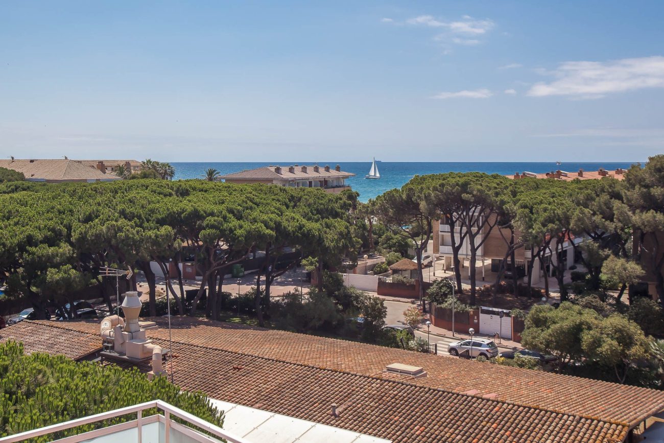Ático con terraza y piscina en la mejor zona de Gavá