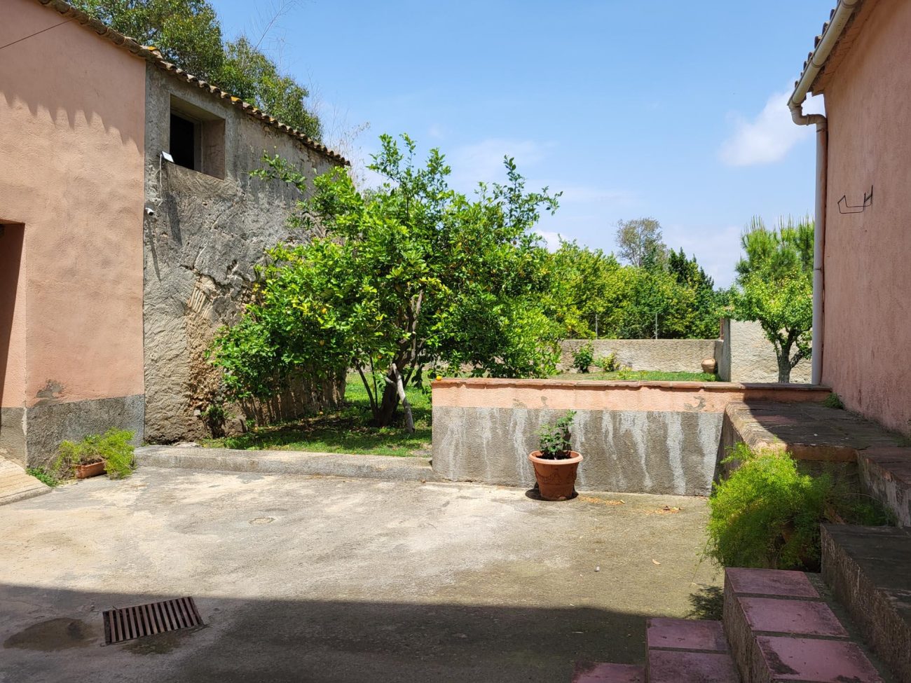 Preciosa masía estilo indiana en venta cerca de Valls