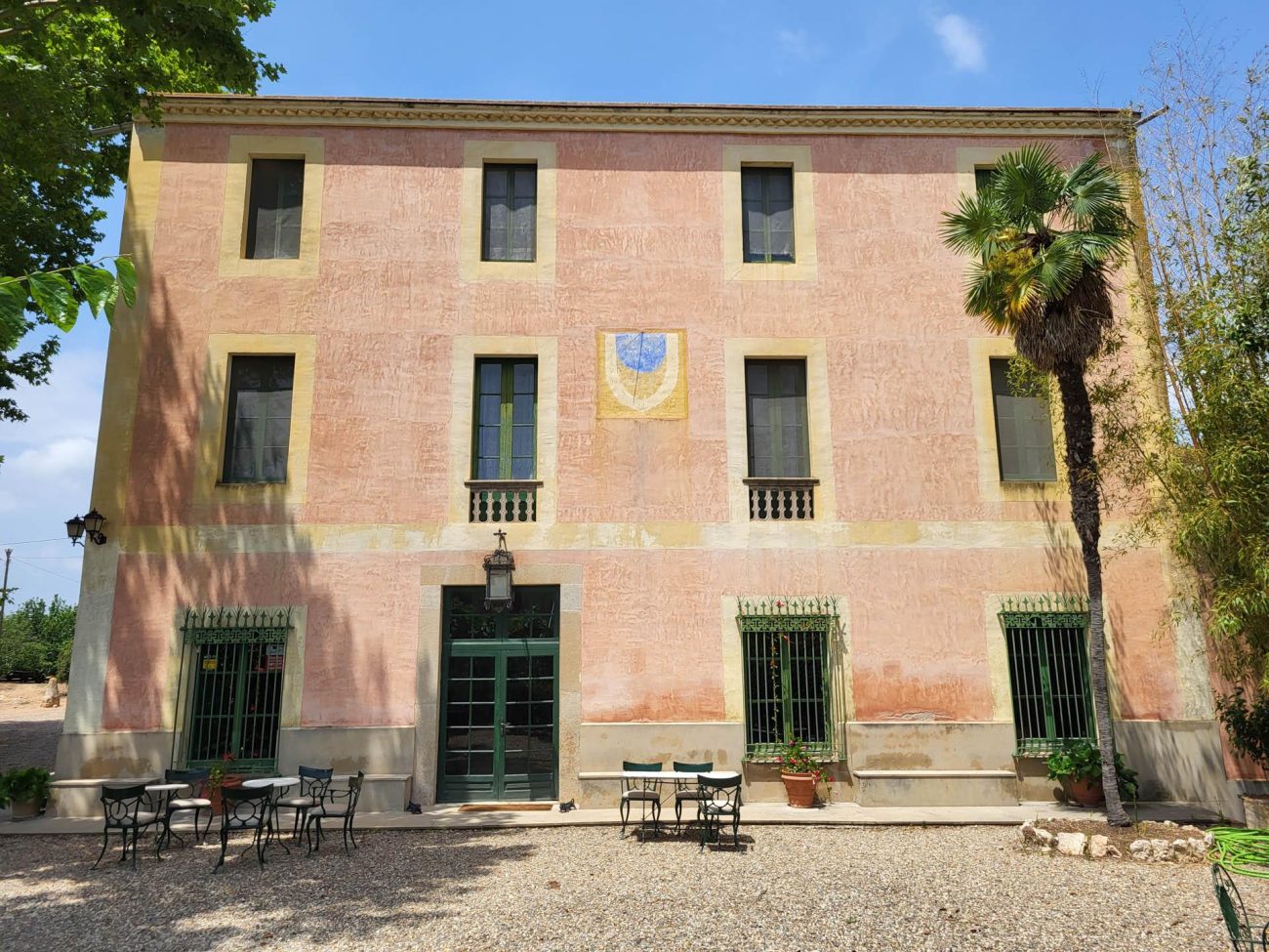 Preciosa masía estilo indiana en venta cerca de Valls