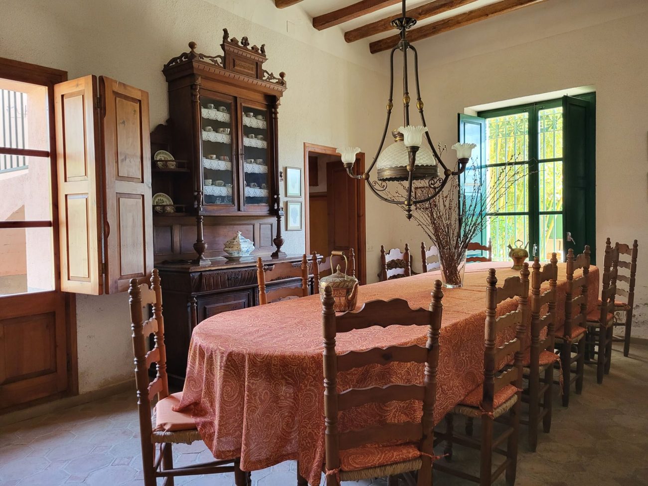 Preciosa masía estilo indiana en venta cerca de Valls