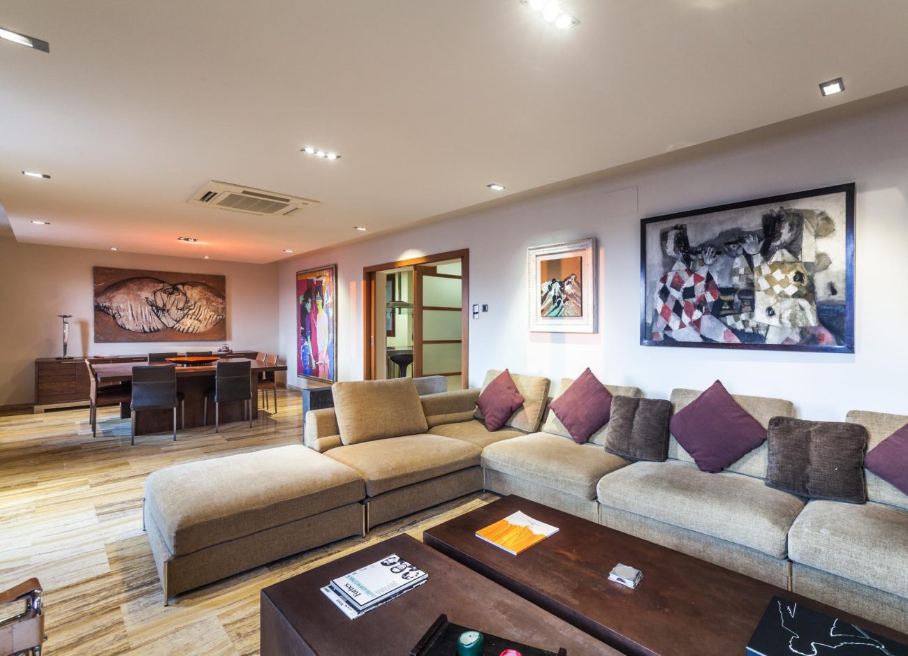 Encantador Apartamento en Paseo de Gracia: Un Refugio de Belleza y Estilo